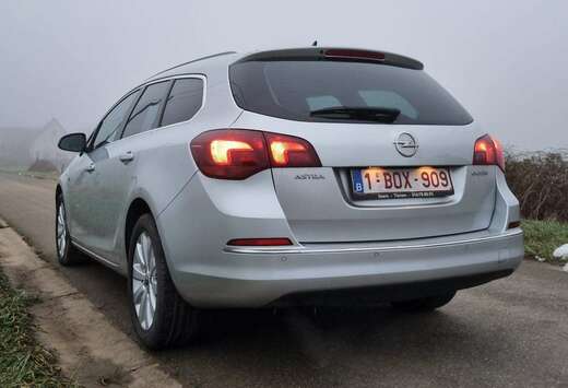 Opel Astra 1.6 CDTI DPF sports
