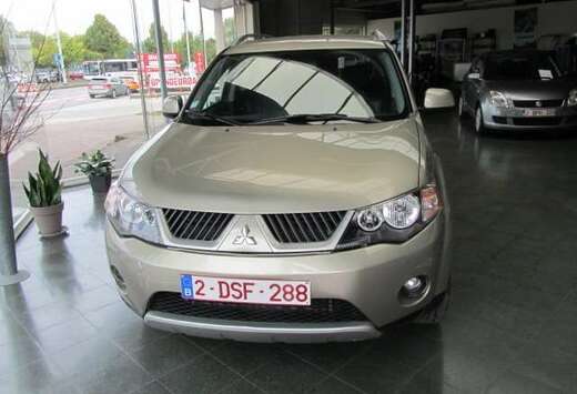 Mitsubishi 2.4i Instyle 4WD CVT Lichte Vracht