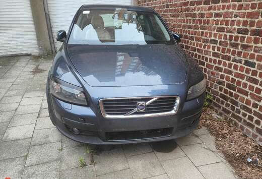 Volvo 1.6i 16v Summum