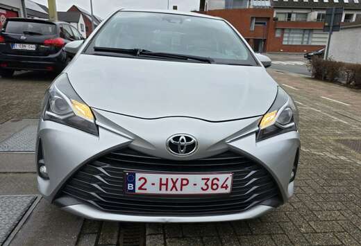 Toyota Yaris 1.5i Dual VVT-iE Y-oung