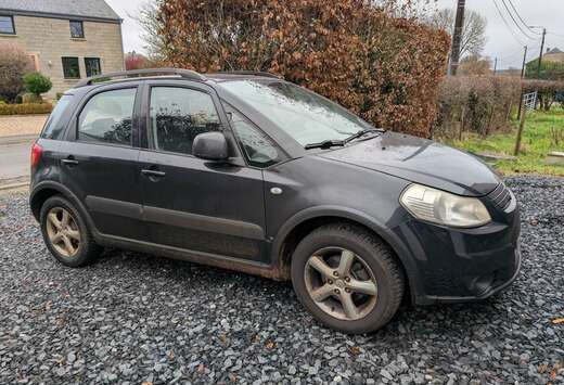 Suzuki 1.6i Essence  107 CH