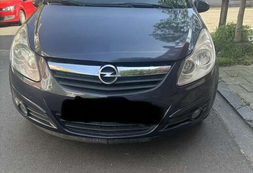 Opel 1.2i Essentia Easytronic