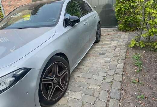Mercedes-Benz A 220