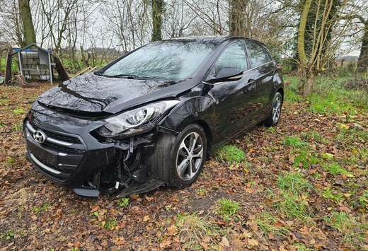 Hyundai i30 1.4i fuull option