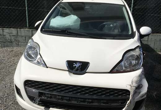 Peugeot 107 1.0i 12v Trendy 2Tronic