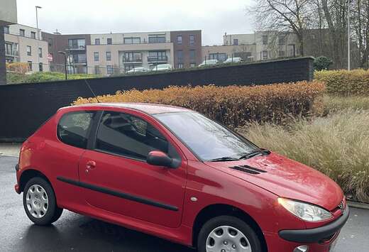 Peugeot 1.4i XT AUTOMATIQUE