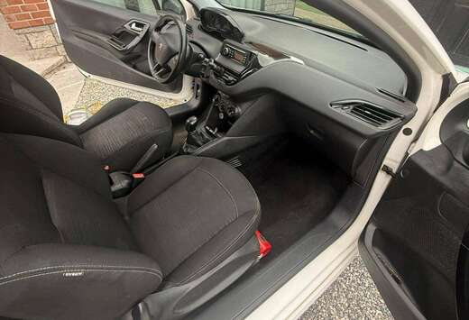 Peugeot 208 1.0i Access