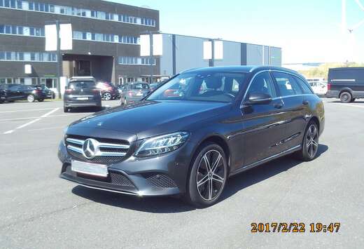 Mercedes-Benz C 300 e T 9G-TRONIC