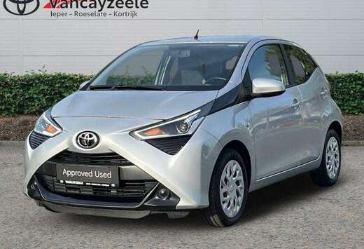 Toyota x-play+AC+cam+dab