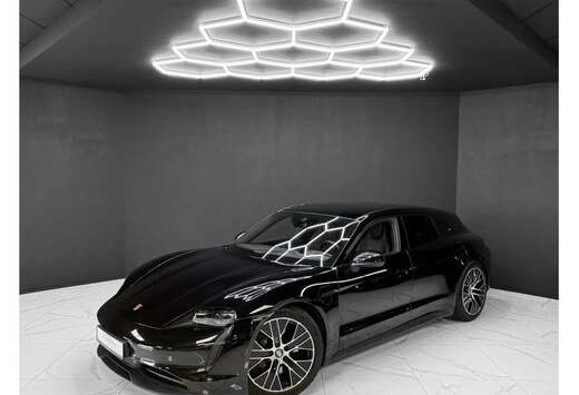 Porsche Sport Turismo / PERFORMANCE / PANO / PDLS + / ...