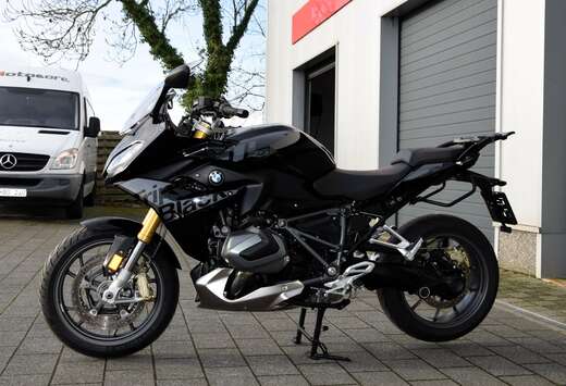 BMW TRIPLE BLACK