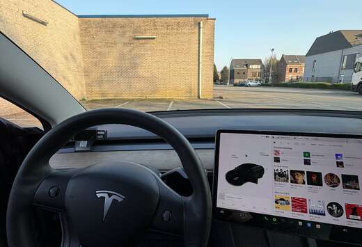 Tesla Tesla Model 3 Standard Range Plus