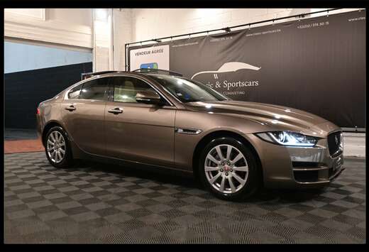 Jaguar XE 2.0 D AWD / AUTO / TOIT PANO / CAMERA / FUL ...