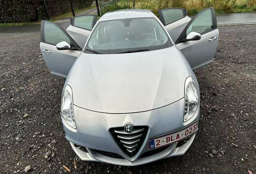 Alfa Romeo 1.6 JTDm Distinctive