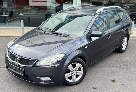 Kia Trekhaak  airco cruise  wagen rijdt perfect