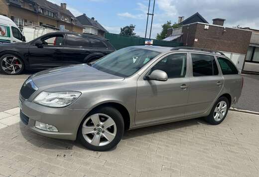 Skoda Octavia SW 1.4 TSI Elegance DSG Automatique Nav ...