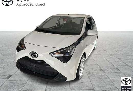 Toyota x-play2