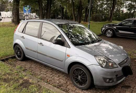 Ford 1.4i 16v Ghia Durashift
