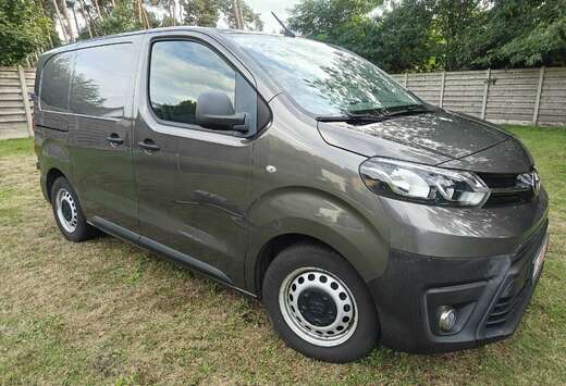 Toyota 1.6 D-4D Compact Active