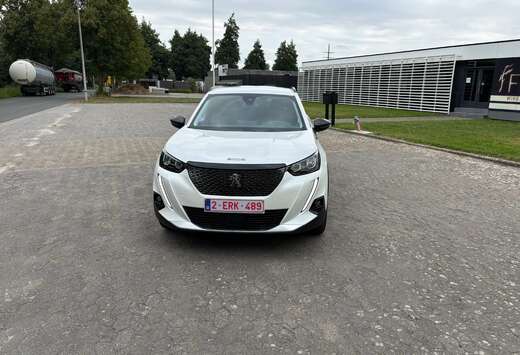 Peugeot 2008 PureTech 130 EAT8 Allure Pack