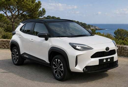 Toyota Hybrid 1.5i - Elegant Bi-Tone