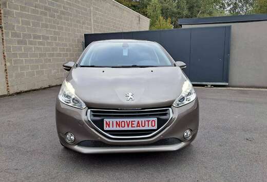 Peugeot 208 1.2i Allure PANORAMISCH DAK PARKH VOOR&AC ...
