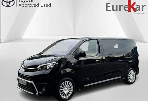 Toyota MPV 8 PLACES