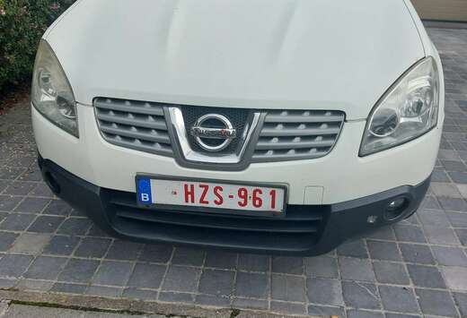 Nissan 1.6i 2WD Tekna Navi + ESP