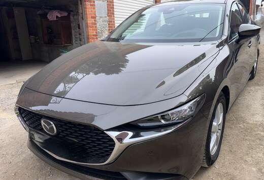 Mazda 3 Sedan 2.0i e-Skyactiv-G Skydrive Luxury