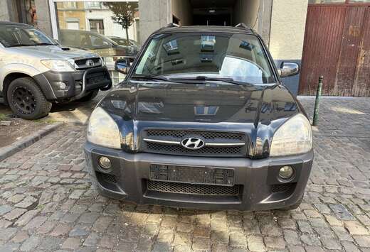 Hyundai 2.0i 16v 4WD Full Option Uniquement l’expor ...