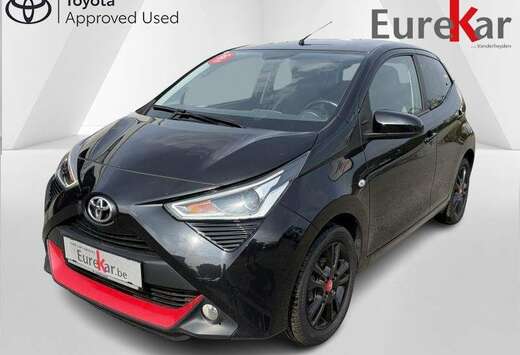 Toyota x-play2