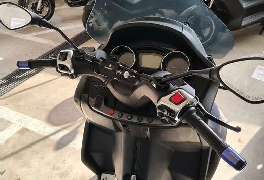 Piaggio poigné chauffantes+ coffre d\'origine Piaggi ...