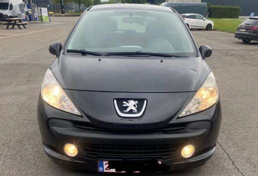 Peugeot 207 1.4i X Line