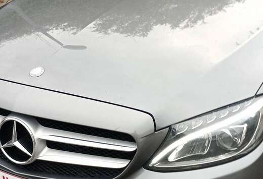 Mercedes-Benz Puterea motorului (P.2):125 kW = 170 CP