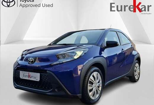 Toyota 1.0 VVT-I X PLAY