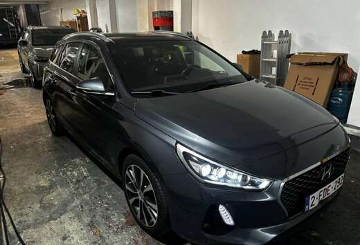 Hyundai SW 1.6 GDi Blackline DCT
