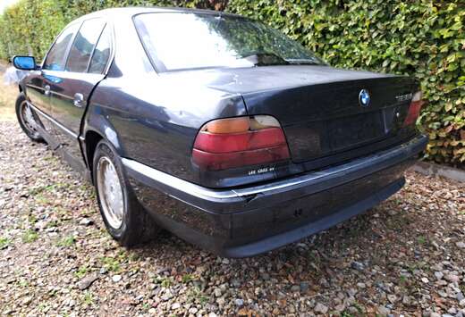 BMW 728i manual