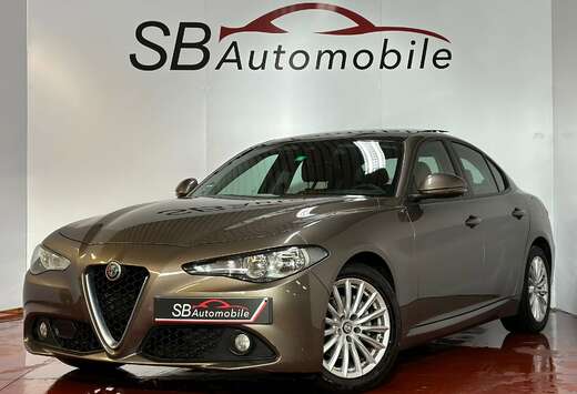 Alfa Romeo 2.2 JTDm Super //BOIT-AUTO//TOIT-PANO//GAR ...