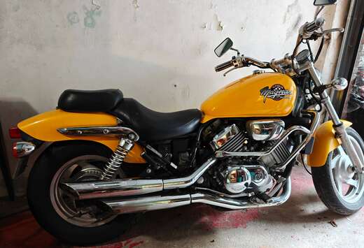 Honda Magna VF 750 C  BJ 1995
