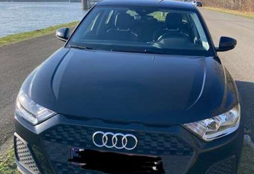 Audi A1 Sportback 25 TFSI Business Ed Attraction S tr ...