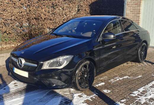 Mercedes-Benz CLA 220 CDI 7G-DCT Urban
