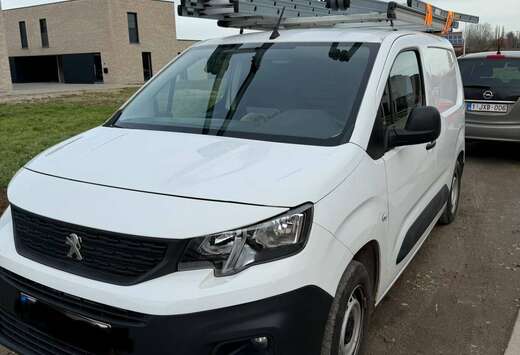 Peugeot 1.5 BlueHDi L1 STD Light Pro (EU6.2)