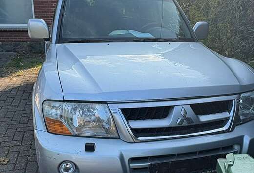 Mitsubishi Pajero 3.2 DI-D AutomatikDakar