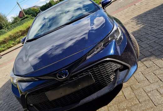 Toyota 1.8 Hybrid Touring Sports Club