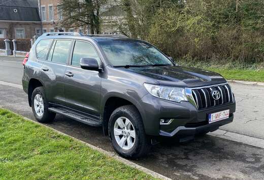 Toyota Land Cruiser 2.8 D-4D Country A/T (EU6.2)