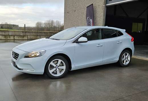 Volvo V40 2.0 D3 Summum Geartronic*LEDER*CAM*NAVI*CRU ...