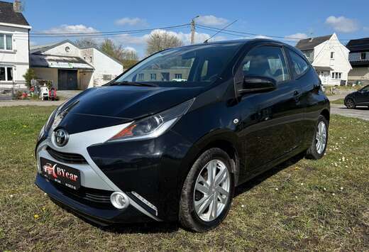 Toyota 1.0i VVT-i x-play