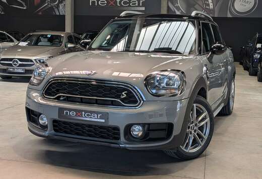 MINI ALL4 PlugIn *NAVI-SIEGES SPORT-CRUISE-PARKING*