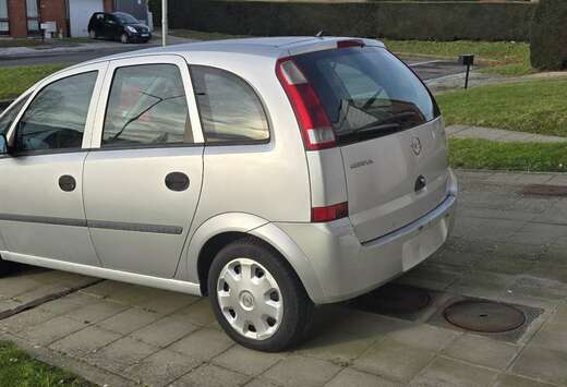 Opel 1.7 DTH DTi 16v Cosmo