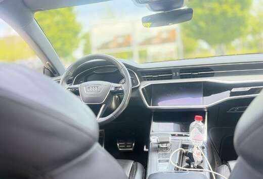 Audi 55 TFSI e Quattro PHEV S tronic.